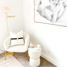 Load image into Gallery viewer, Modern cushion in cream colour cushion cover with face motive or cushion accessory

