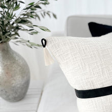 Load image into Gallery viewer, TASSEL BLACK AND CREAM

